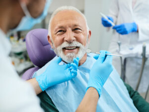 implantes dentários